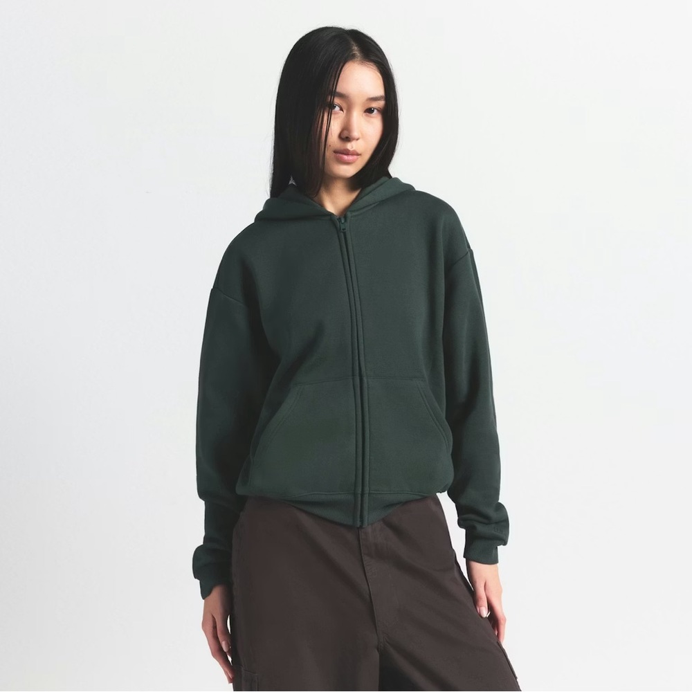 NWT SKIMS CLASSIC ZIP UP HOODIE in SPRUCE Medium - Picture 3 of 5
